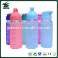 Custom-made 750ml unbreakable transparent glass water bottle with silicone sleeve insulated